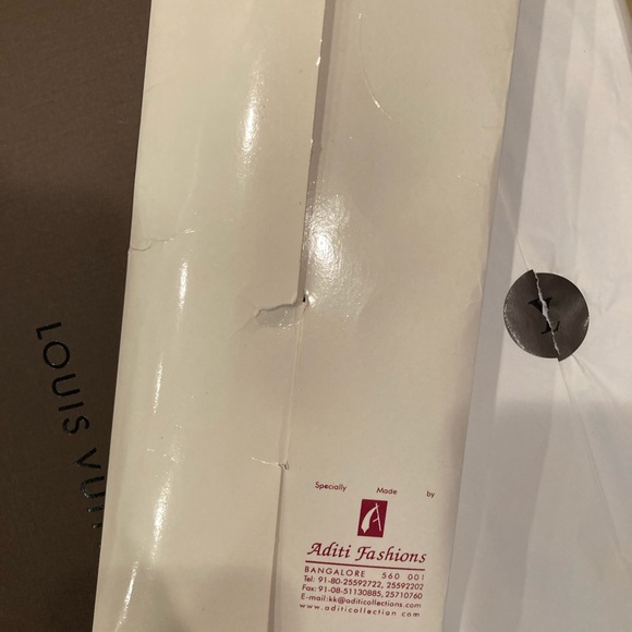 Brand New LouisVuitton airplanes printed tie - Picture 5 of 10